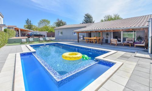 Villa Pave Pakostane