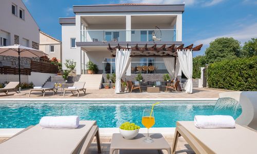 Villa Peregrine Pakostane