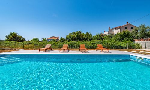 Apartments Nikola Nin