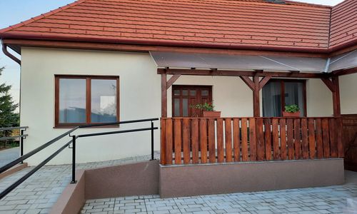 Szarkafészek Vendégház Jánd