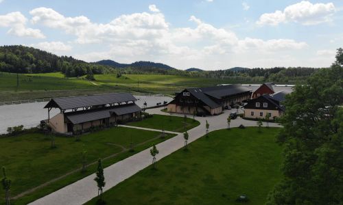 Jítravský Dvorec - Apartmány nad stájemi 