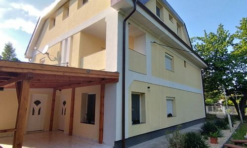 Party Apartmanház Balatonvilágos