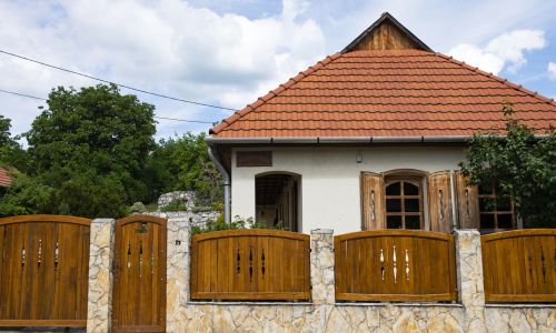 Jégmadár Vendégház Varbó