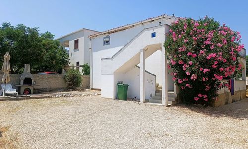 Apartments Babici Vir