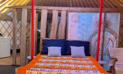 "Aludj a hegyen" Jurtaszállás Vágáshuta