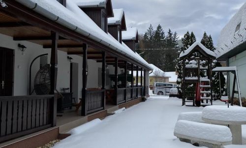 Huta-túra 42 Vendégház**** Újhuta 