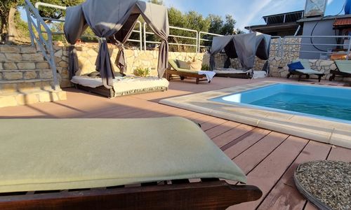 Beach house Sofia Bain