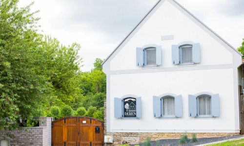 Deres Apartmanház Lókút