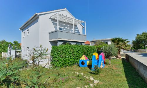 Apartmanok Parkolóhellyel Vir - 19562