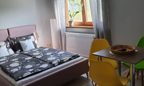 Pokoje wypoczynkowe "Wiejski Raj" Chocieszów