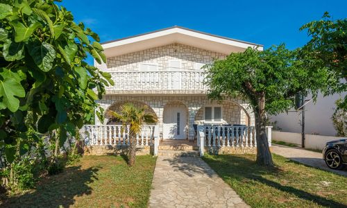 Apartments Loncar Vir 