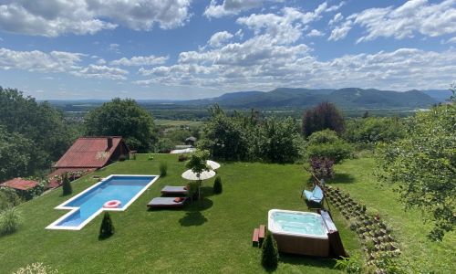 Mountain Cottage Kismaros