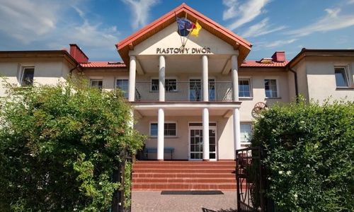 Pensjonat "Piastowy Dwór" Jastrzębia Góra