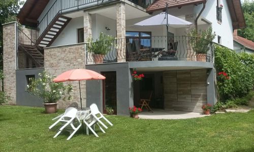 Szuterén Apartmanház Zebegény
