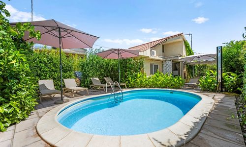 Regina Apartments Brodarica