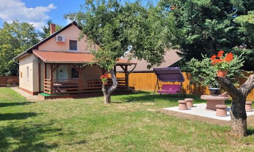Gyöngyvirág Apartman Tiszaörs