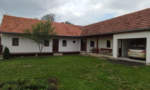Cabana Becze Lăzarea