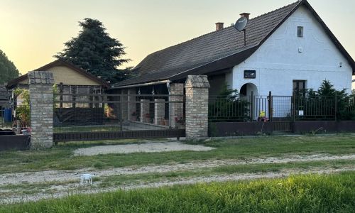 Százholdas Pagony Vendégház Solt