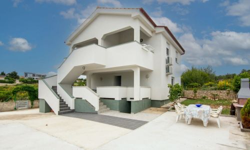 Apartments Cupic Vir