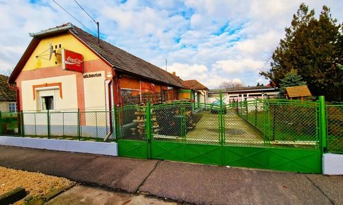 Hazavárlak Apartman Decs
