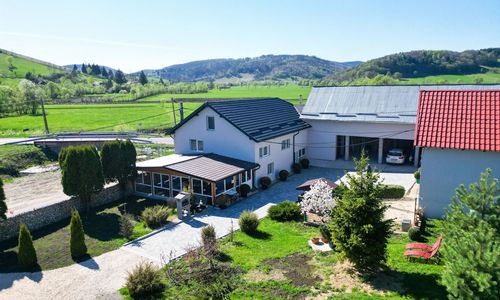 Casa Ansi Sărămaș