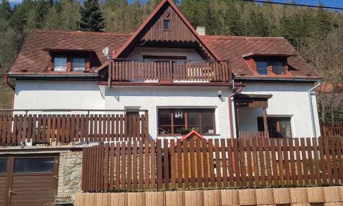 Šumavská chalupa u lesa Rejštejn