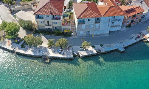 Apartments Tiho Vinisce
