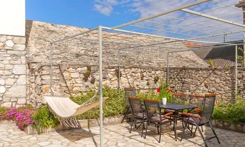 House MG Skradin