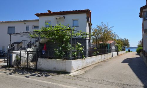 Apartments Pintar Novigrad