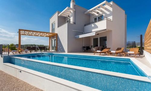 Villa Lomari Brodarica