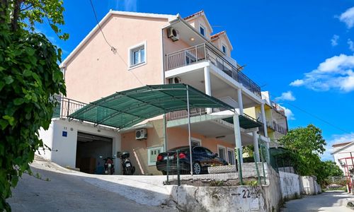 Holiday House Narona Mastrinka