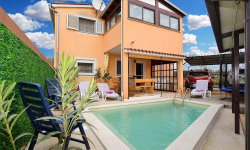 Apartmanok Családok Részére Medencével Fazana - 20792 Fažana