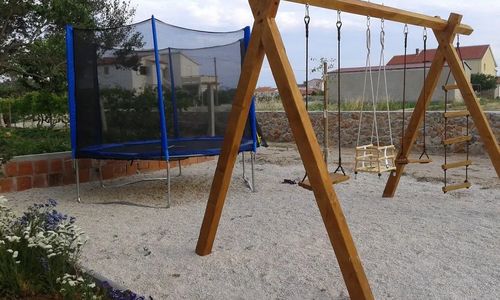 Apartmanok Gyermekes Családok Részére Vir - 20987