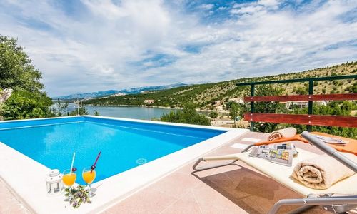 Apartmanok Családok Részére Medencével Krusevo, Novigrad - 21980 Kruševo