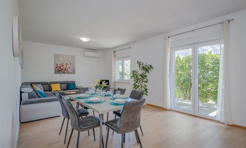 Nyaralóház A Tenger Mellett Kastel Stafilic, Kastela - 22438 Kaštel Štafilić