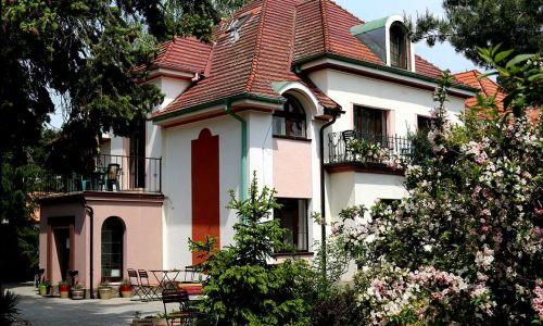Hotel Bor Lhota