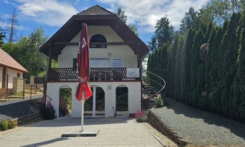 Tavi Kedvenc Apartman Zalalövő