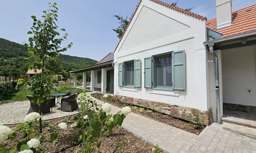 Kövirózsa Porta Vendégház Mindszentkálla