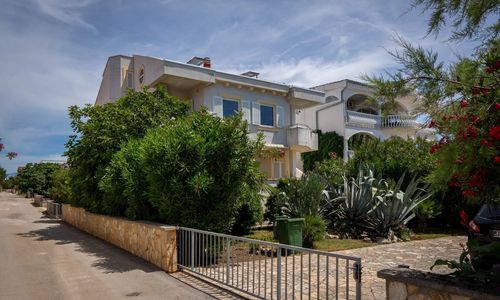 Apartments Bozica Vir