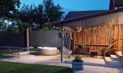 Lebegő Falu Vendégház Oroszlány