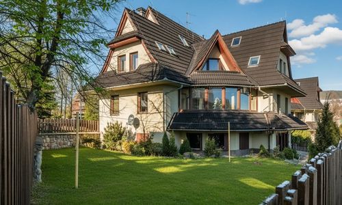 Nędzy Kubińca 253A/1^