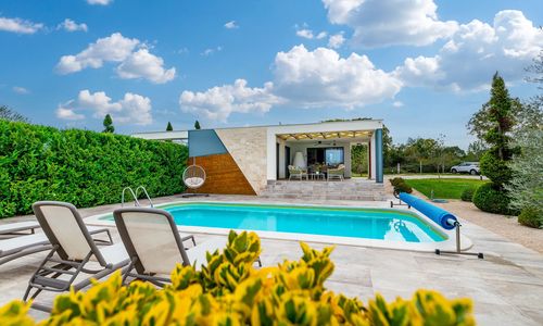 Villa Royal Green One Nin