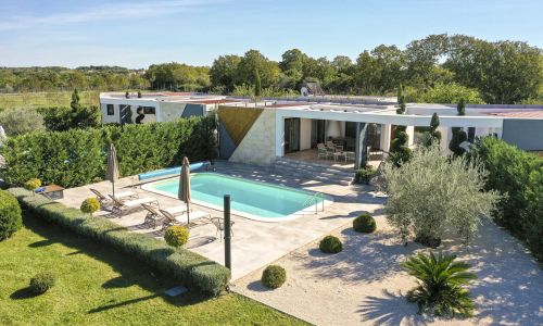 Villa Royal Green Two Nin