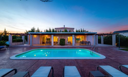 Villa Almond Nin