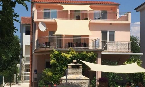 Apartments Đurđa Pirovac