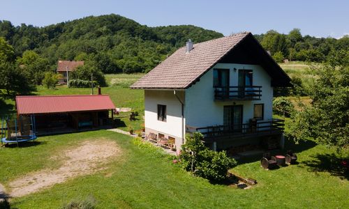 Ház Családok Részére Parkolóhellyel Hreljin Ogulinski, Gorski Kotar - 23162 Hreljin Ogulinski