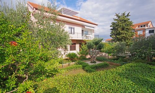 Apartmanok Parkolóhellyel Pirovac, Sibenik - 23285 Pirovac