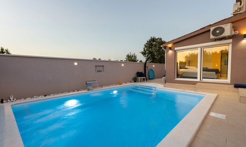 Ház Családok Részére Medencével Peroj, Fazana - 23328 Peroj