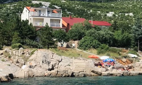 Apartments Neno Karlobag