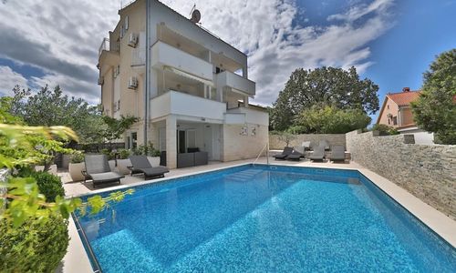 Apartments Bozo Okrug Donji